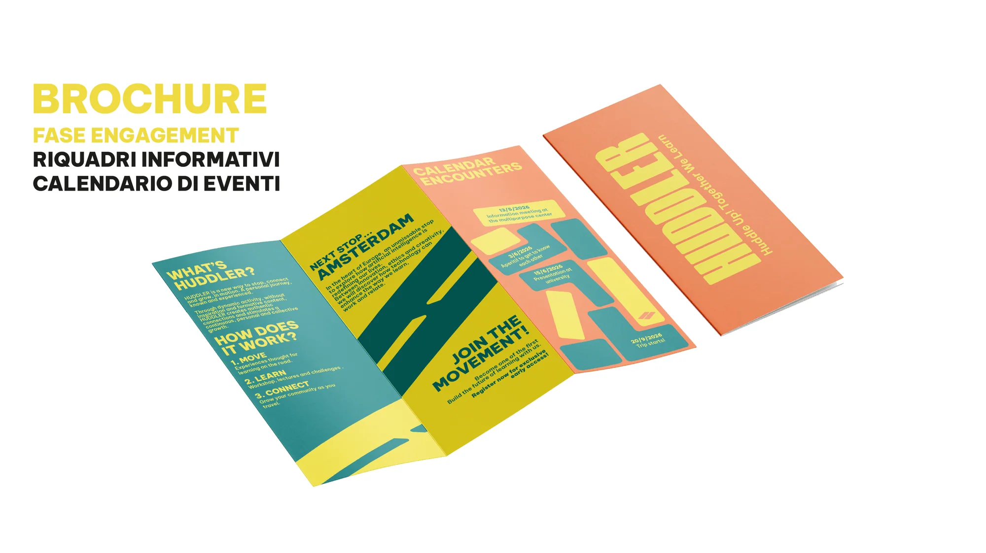 Brochure, fase di engagement: tre pieghevoli in petrolio, giallo e arancio, con le note su riquadri informativi e calendario di eventi.