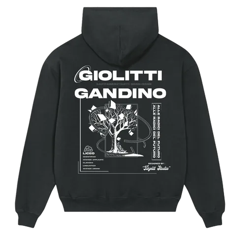 La stessa felpa di spalle, con la grafica Giolitti Gandino e l'albero.